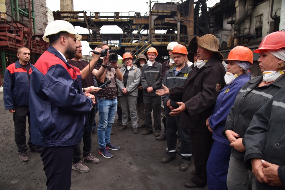Глава ДНР Денис Пушилин ознакомился с работой промышленных предприятий в Горловке