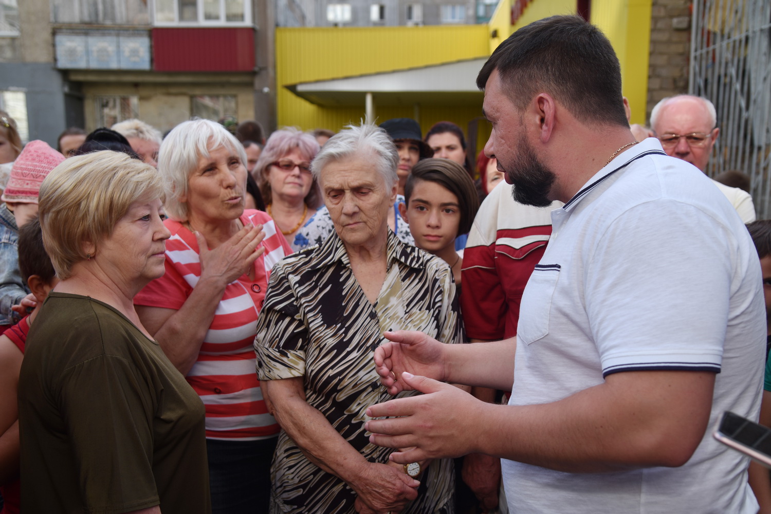 Денис Пушилин встретился с жителями Тореза